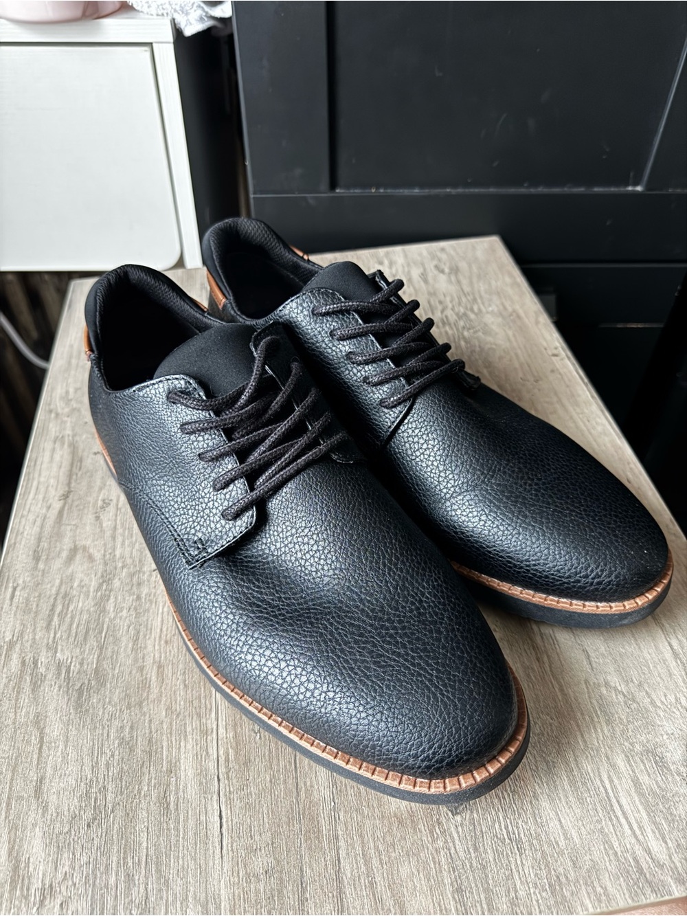 Men’s Dr. Scholl's Black Leather Derby Shoes with Brown Welt size 10.5W